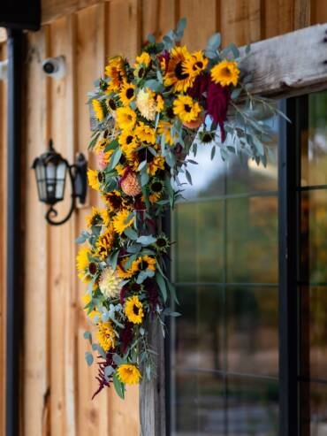 Sunflower floral arrangement design